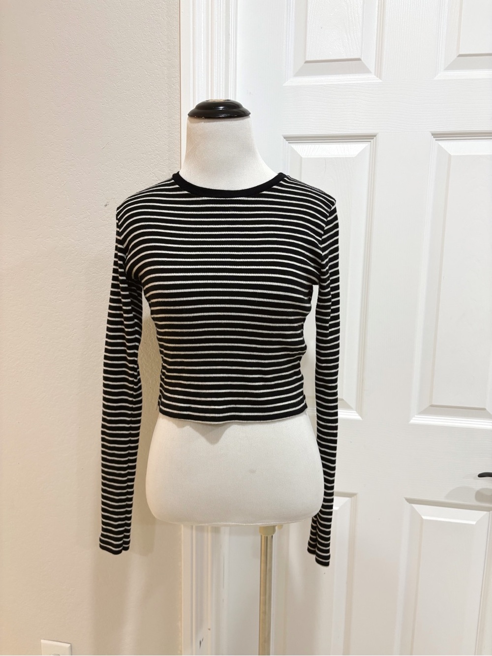 Brandy Melville Cotton Striped Long-Sleeve Crewneck Top - Black & White Small